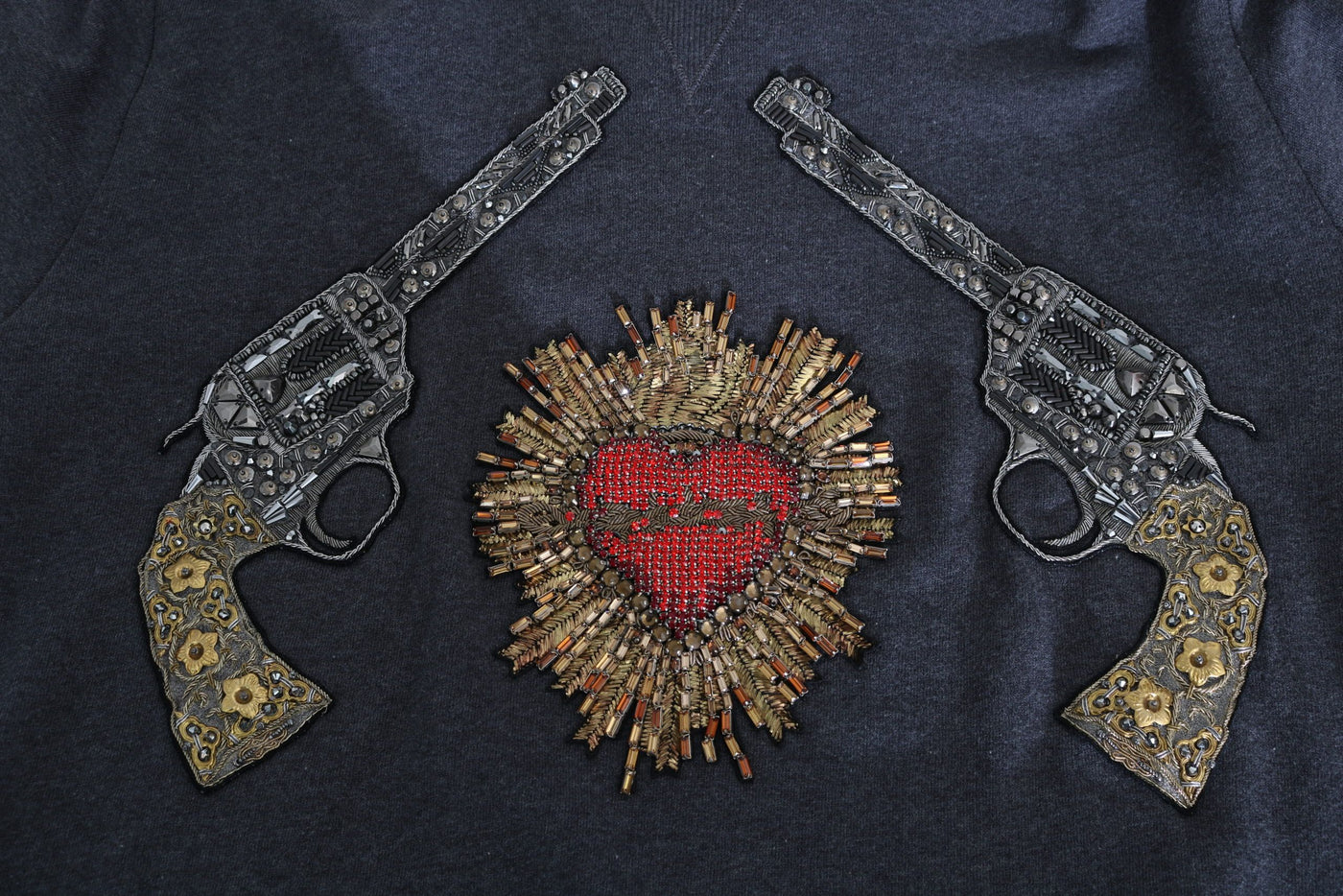 Dolce & Gabbana Grauer Pullover mit Kapuze und rotem Kristallherz Gun