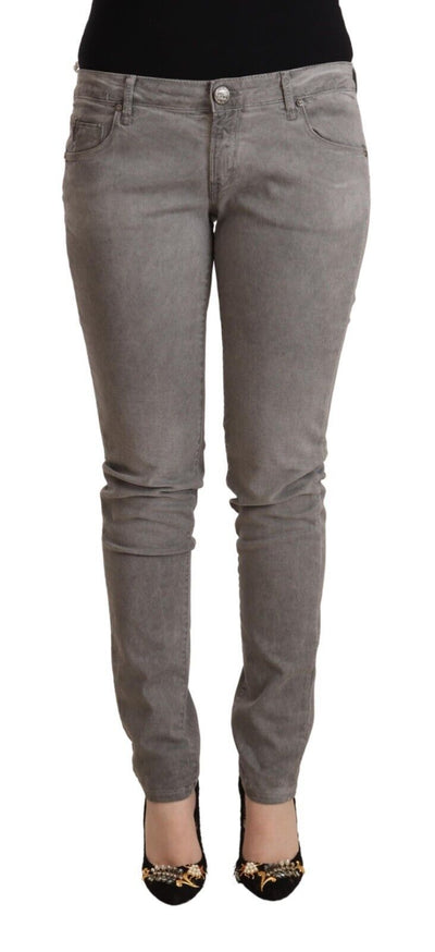 Acht Hellgraue Slim Fit Denim Jeans aus gewaschener Baumwolle
