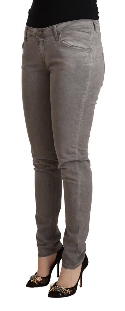 Acht Graue Baumwolljeans mit niedriger Taille und Push-up-Denim