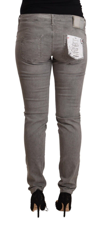 Acht Graue Baumwolljeans mit niedriger Taille und Push-up-Denim