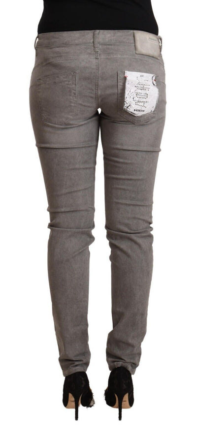 Acht Graue Baumwolljeans mit niedriger Taille und Push-up-Denim