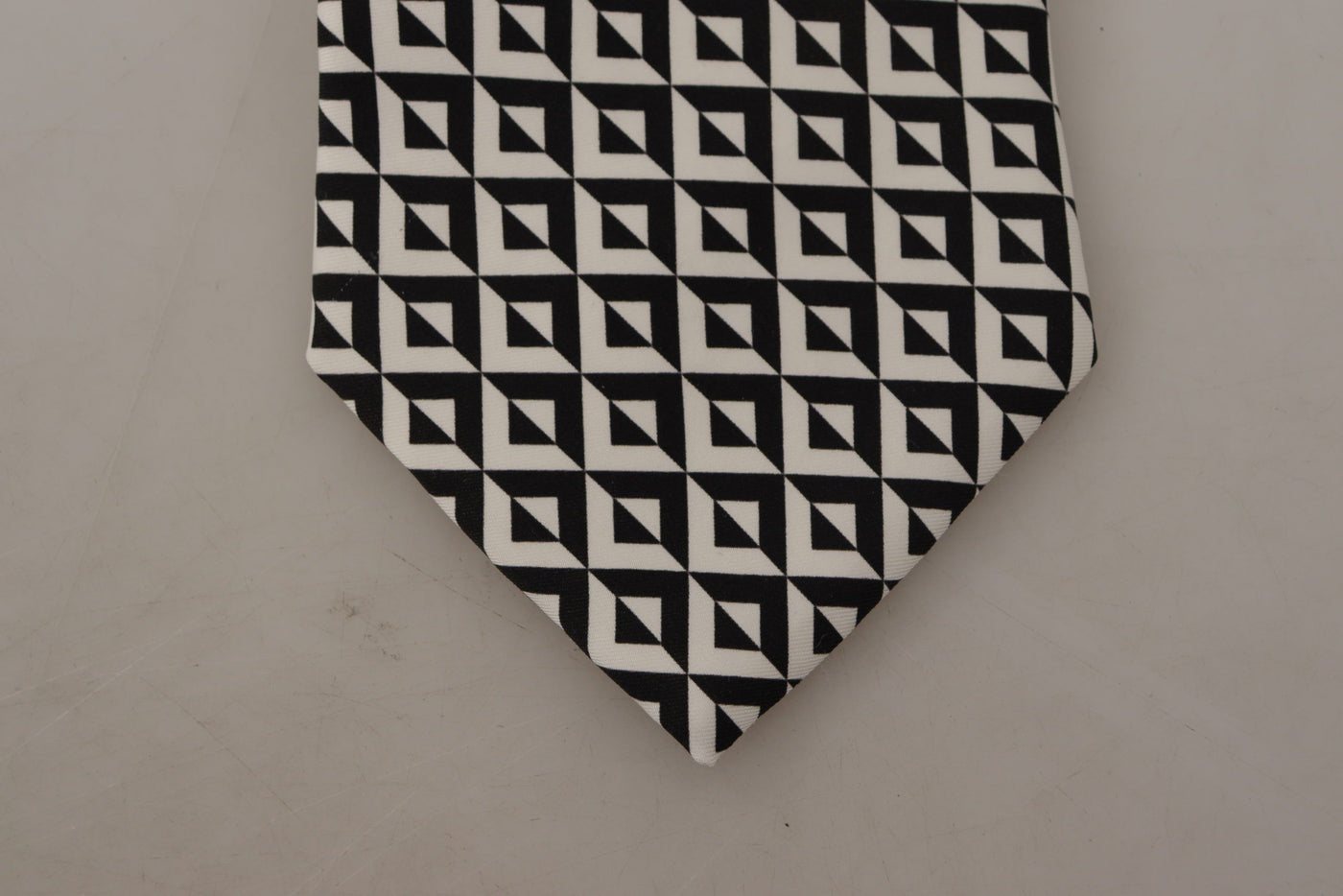 Dolce & Gabbana Schwarz-Weiß Geometrische Krawatte aus 100% Seide Verstellbares Accessoire