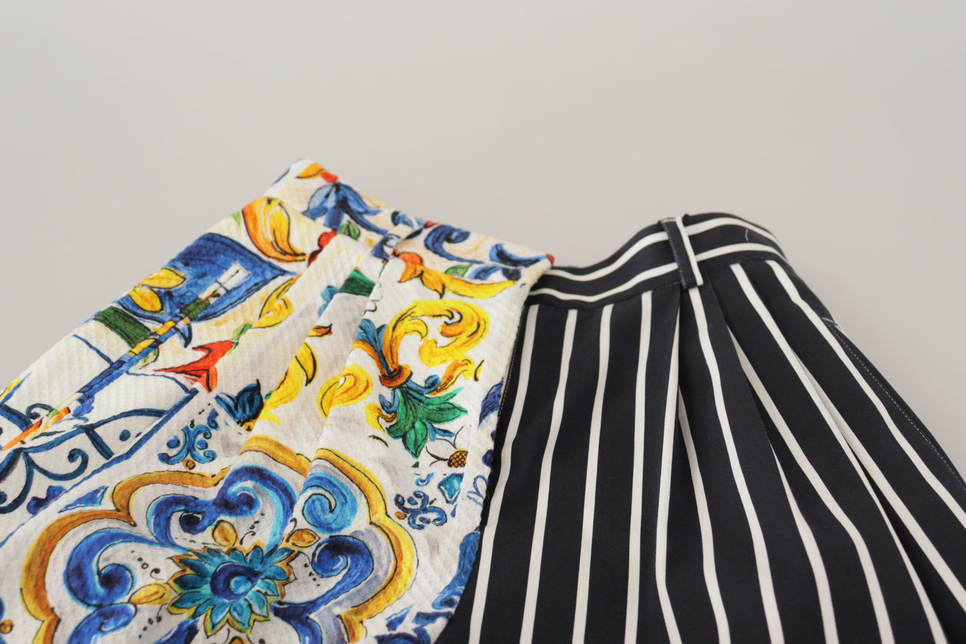 Dolce & Gabbana Mehrfarbig gestreifte Majolika-Bermudashorts