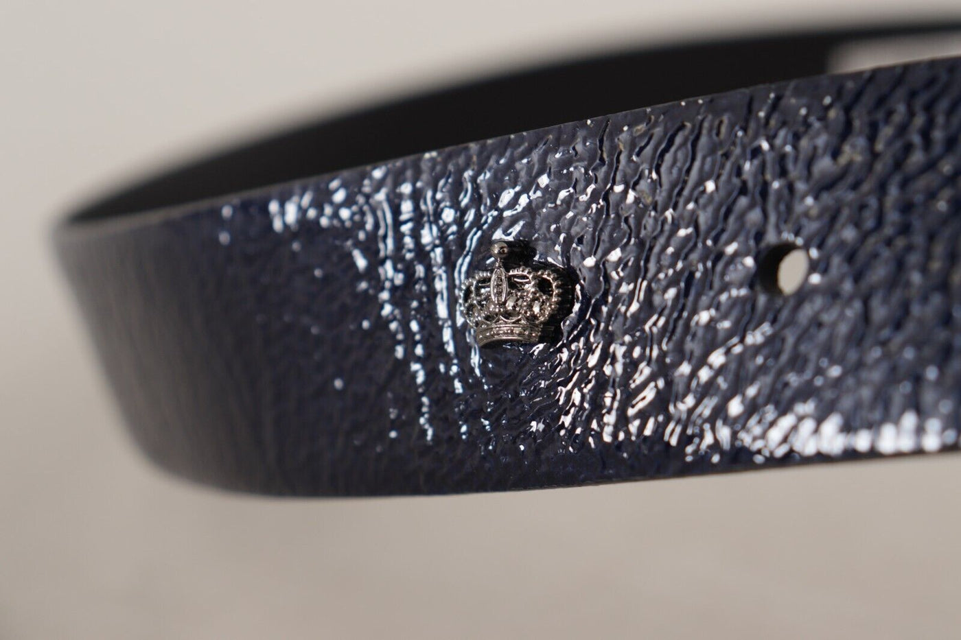 Dolce & Gabbana Blaues Lackleder Vernice Silberne Logoschnalle Gürtel