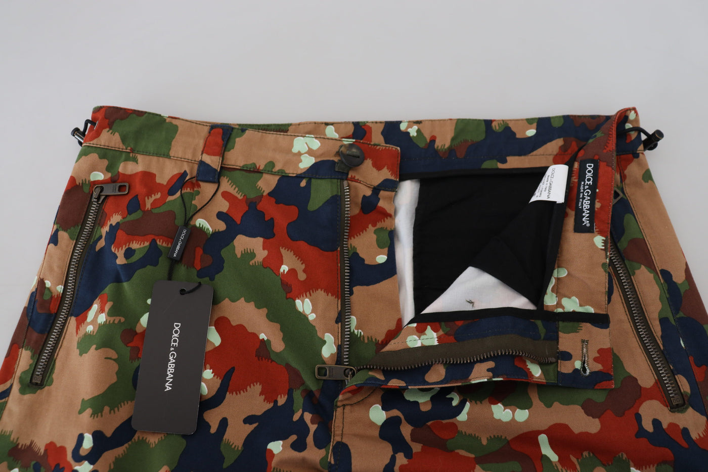 Dolce & Gabbana Mehrfarbige Cargo-Shorts aus Baumwolle mit Tarnmuster