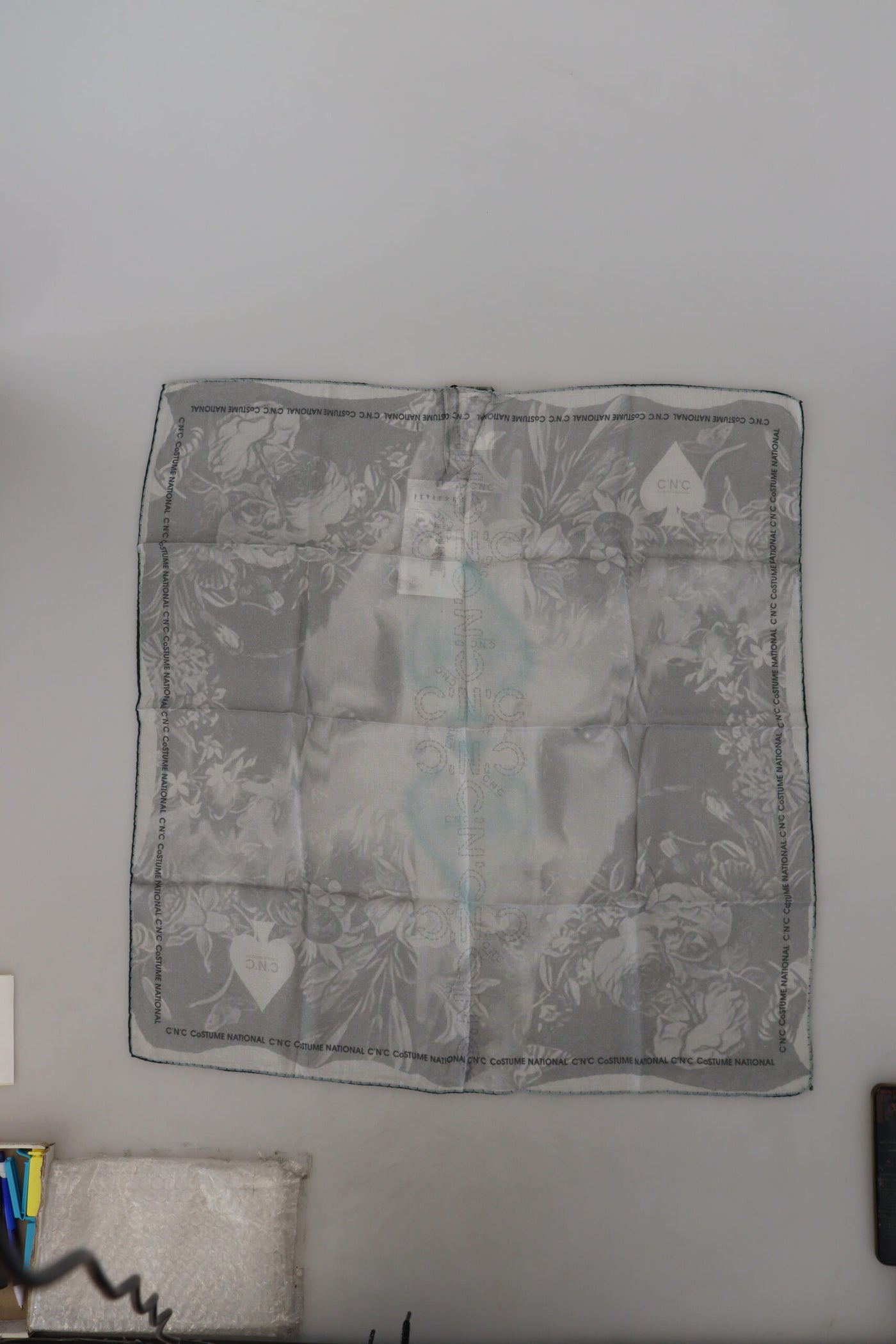Costume National Grauer Print-Schal Foulard Markenschal