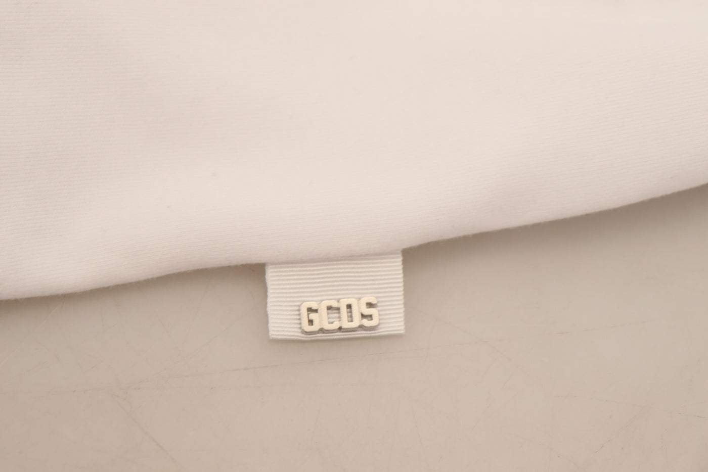 GCDS Weißes T-Shirt mit Logodruck und kurzen Ärmeln aus Baumwolle
