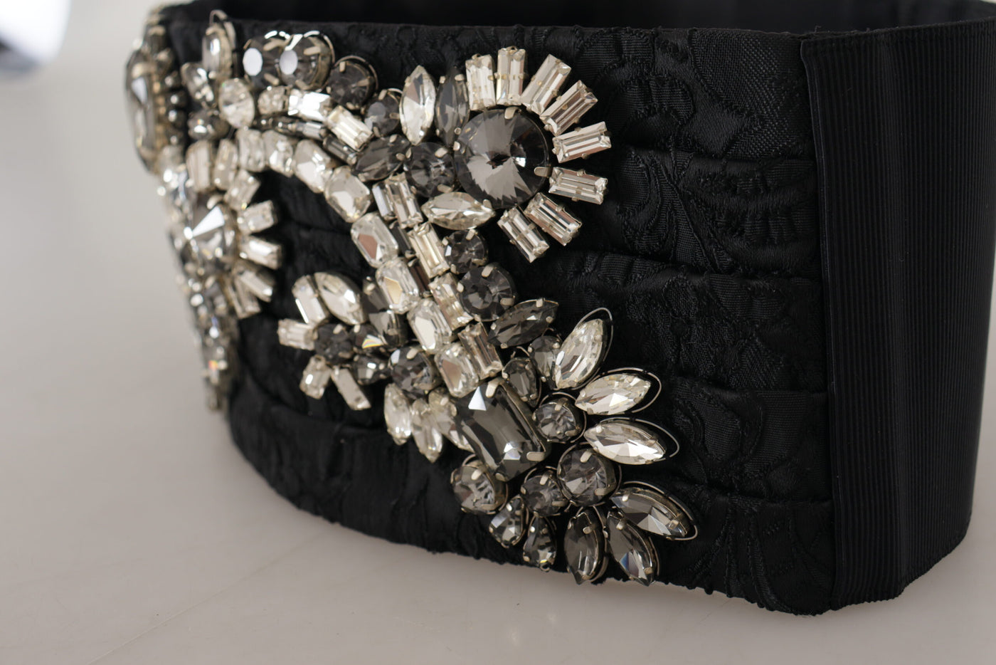 Dolce & Gabbana Schwarzer Seidengürtel mit Messingkristallen verziert