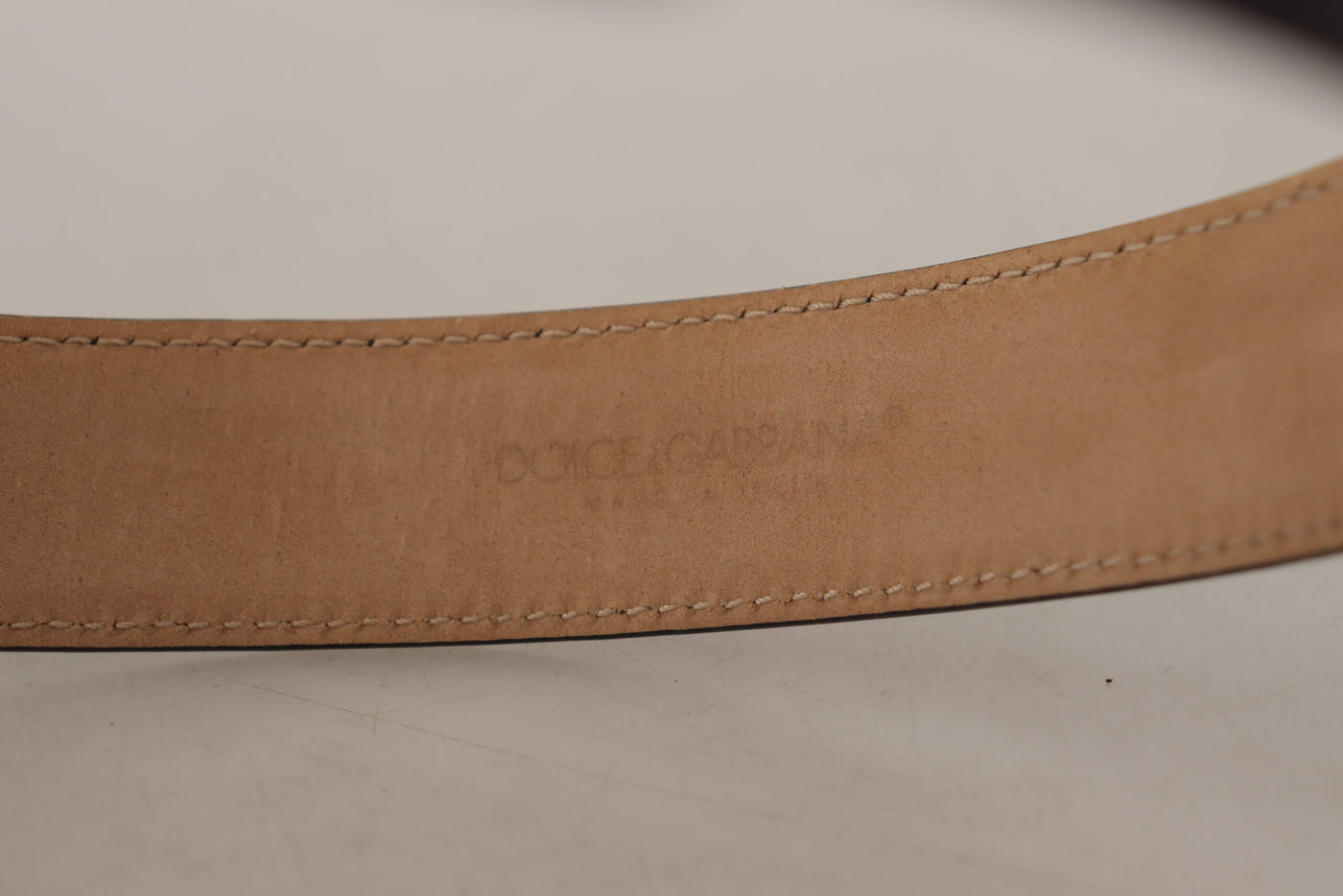Dolce & Gabbana Schwarzes Massivleder Klassischer Gürtel mit goldener Taillenschnalle