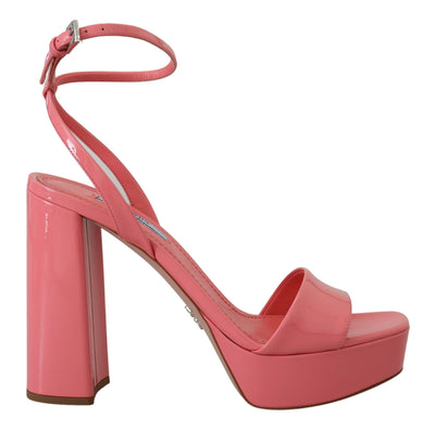 Prada Rosa Lacksandalen Knöchelriemenabsatz Sandale