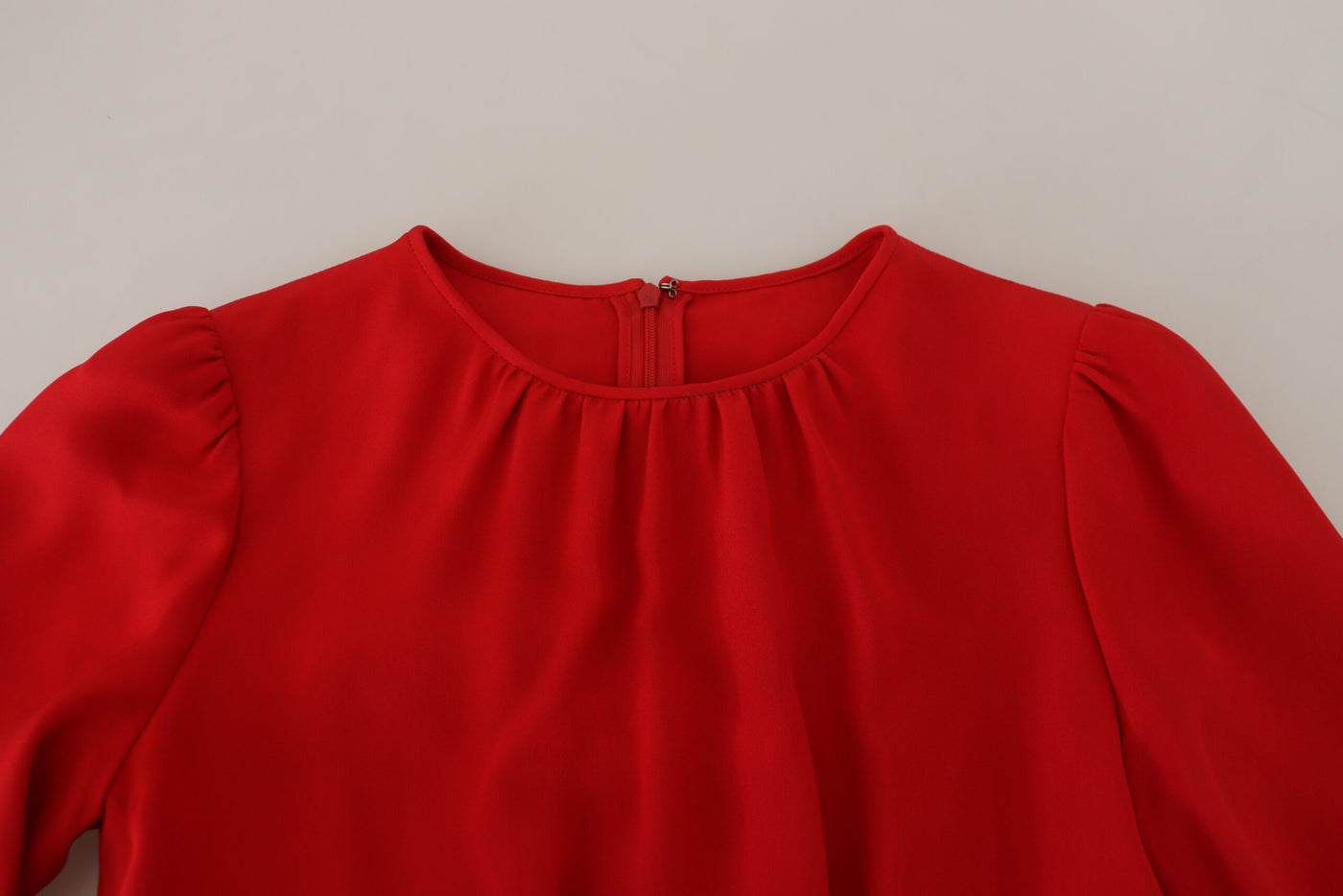 Dolce & Gabbana Rotes Seidenmantelkleid in A-Linie, knielang