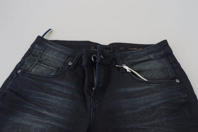 Acht Blaue gewaschene Jeans mit niedriger Taille und schmaler Passform aus Baumwoll-Denim