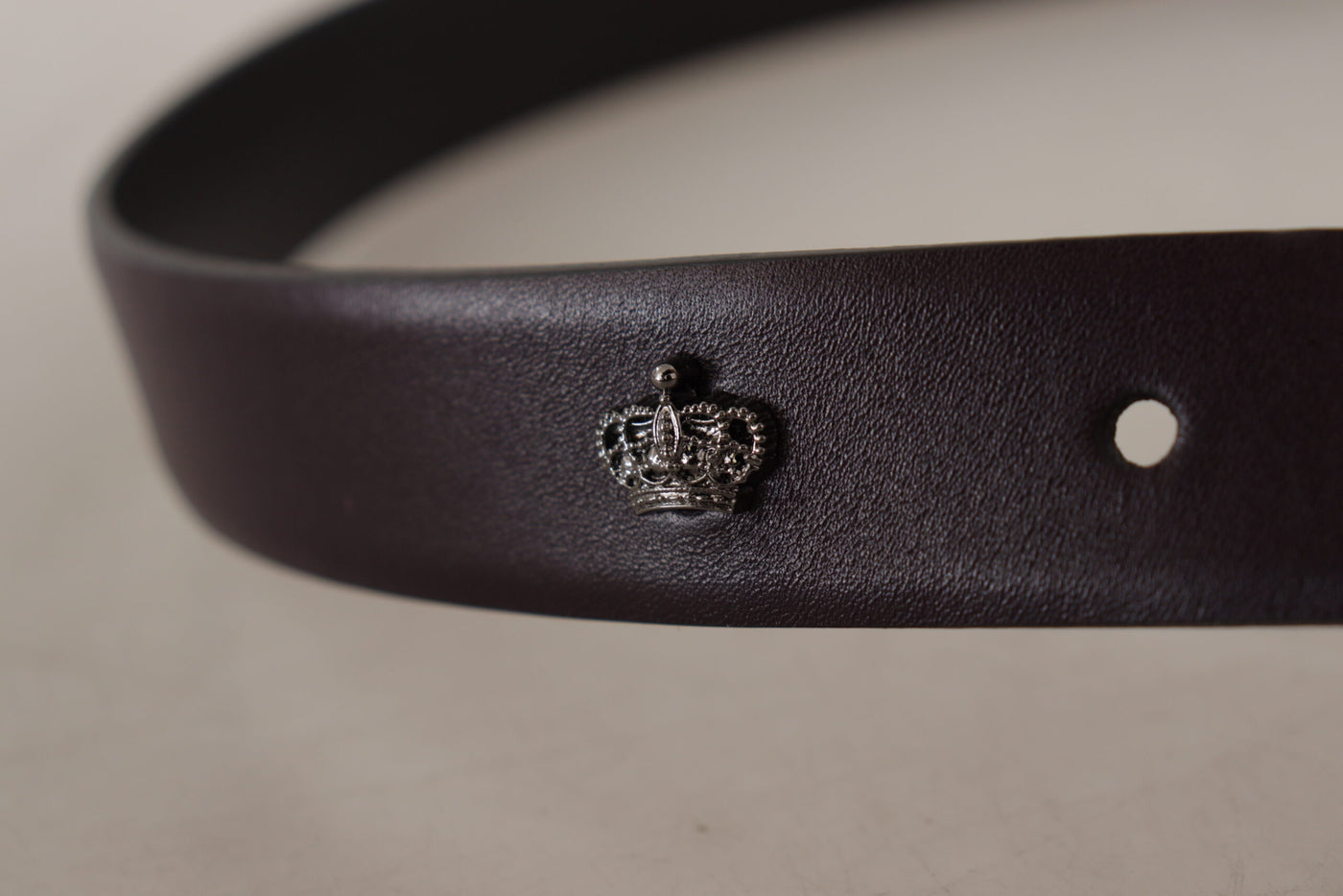 Dolce & Gabbana Dunkellila Leder Box Borchia Metallschnalle Gürtel