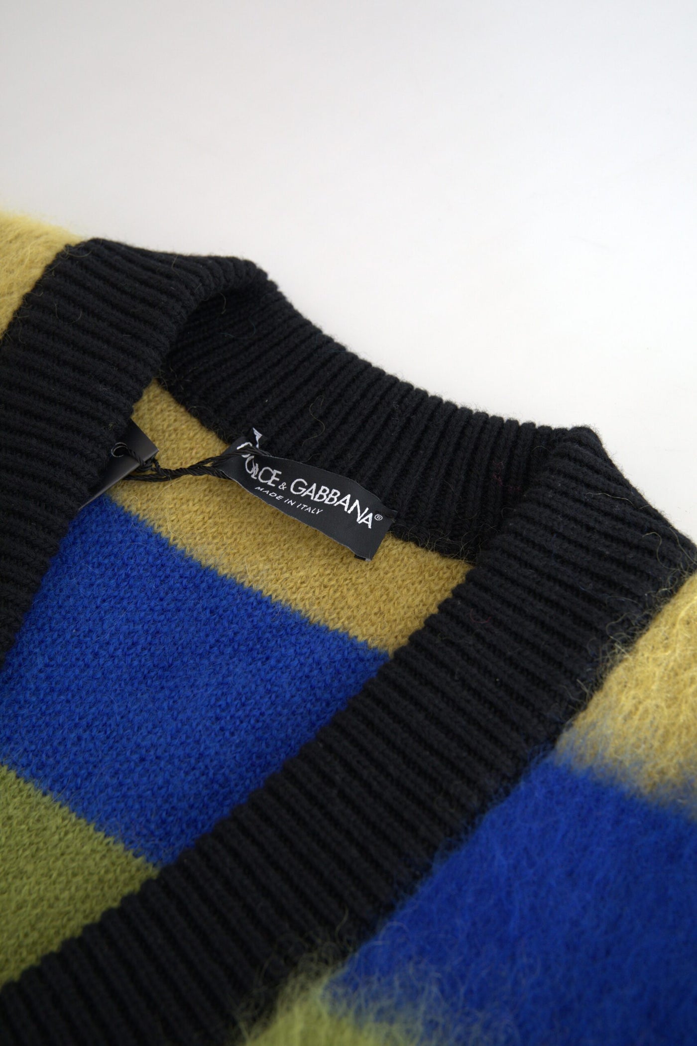 Dolce & Gabbana Mehrfarbig gestreifter Pullover mit V-Ausschnitt