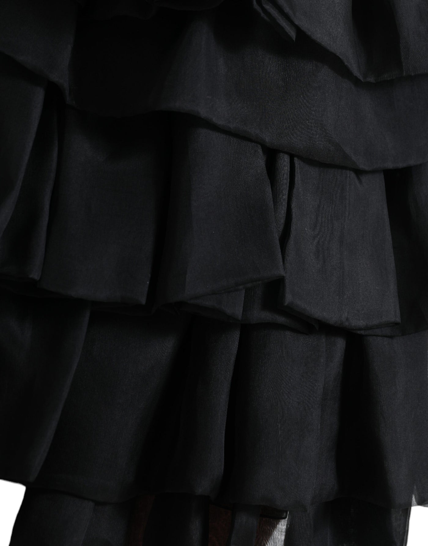 Dolce & Gabbana Schwarzer gestufter Aline Seidenminirock mit hoher Taille