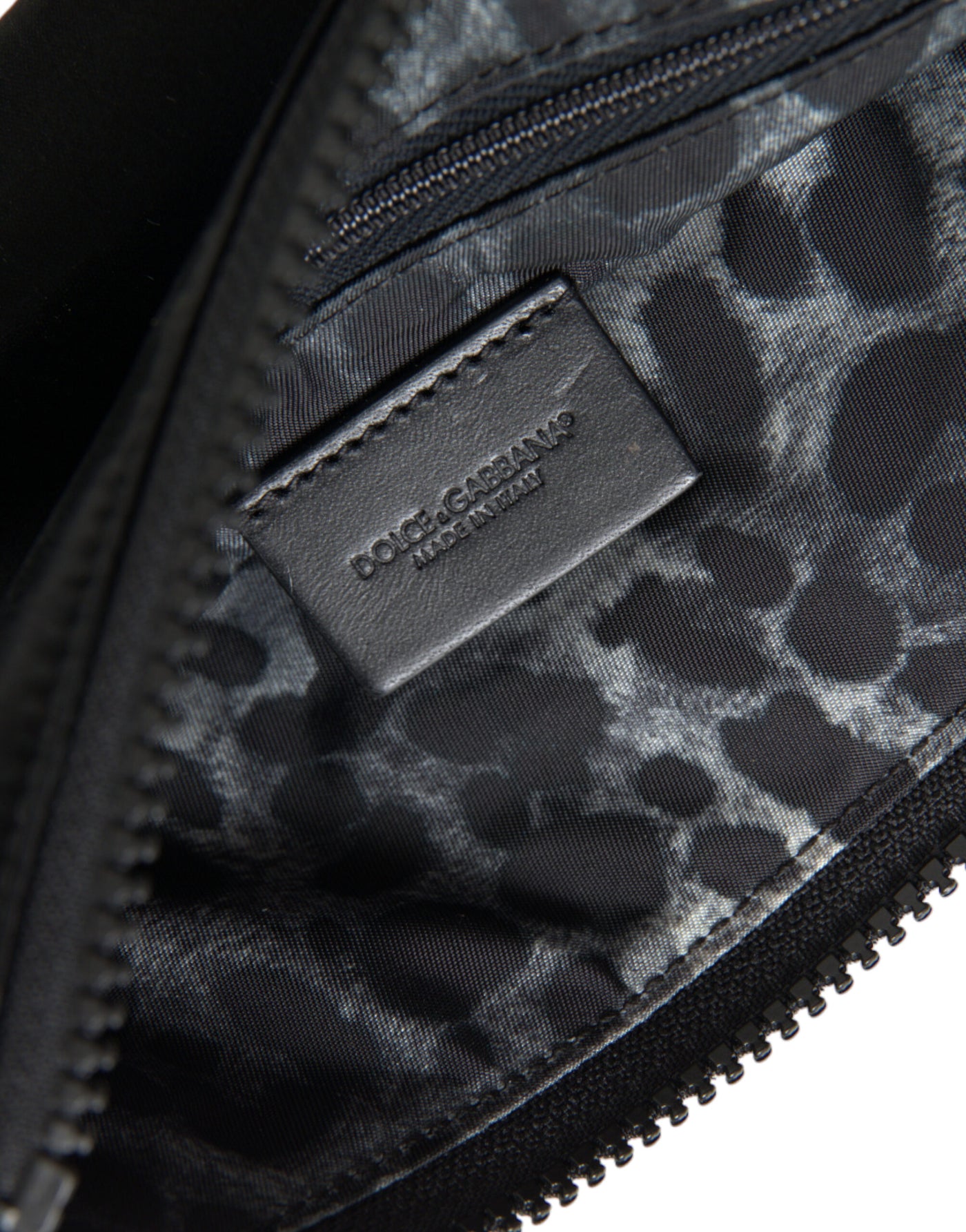 Dolce & Gabbana Schwarzes Nylon Logo Plaque Schlüsselanhänger Tasche Clutch
