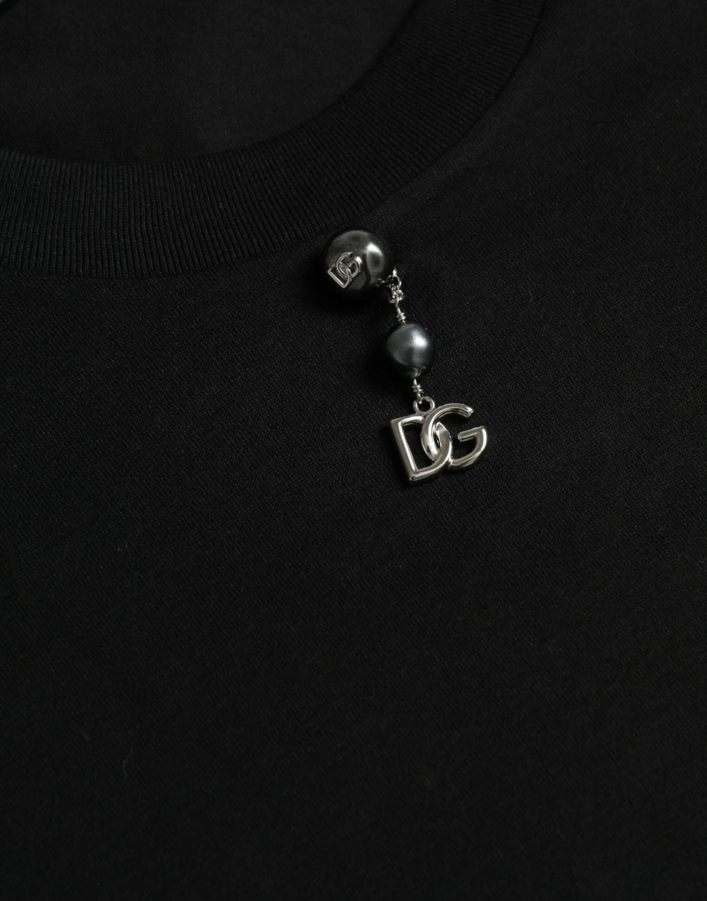 Dolce & Gabbana Schwarzes T-Shirt mit Rundhalsausschnitt aus Baumwolle mit Verzierungen