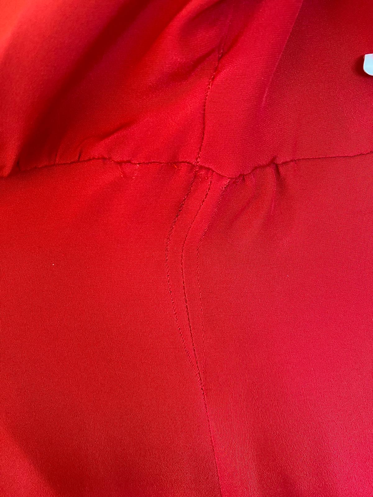 Dolce & Gabbana Rotes Seidenmantelkleid in A-Linie, knielang