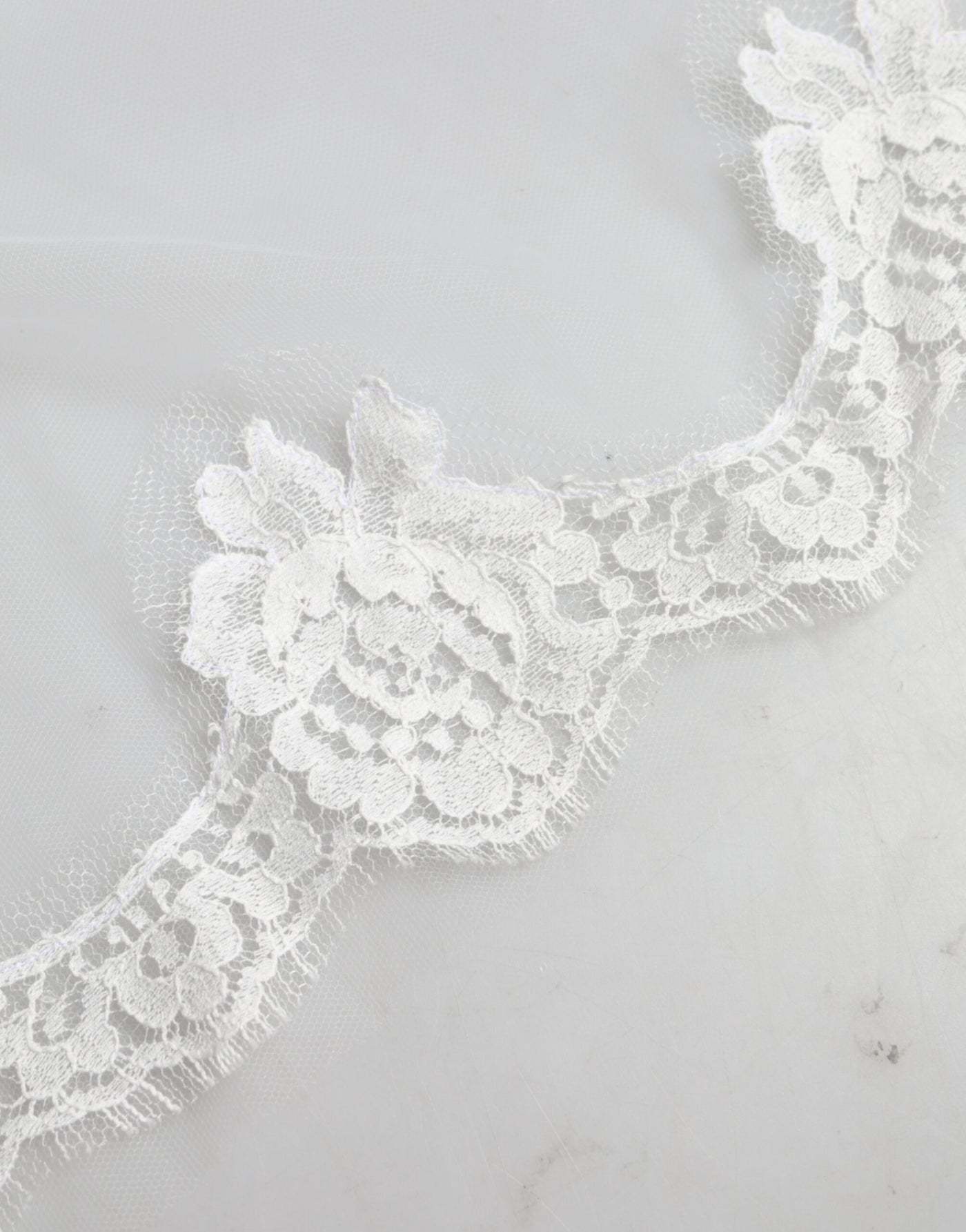Dolce & Gabbana Weiß Floral Spitze Nylon Boden Länge Hochzeit Schleier