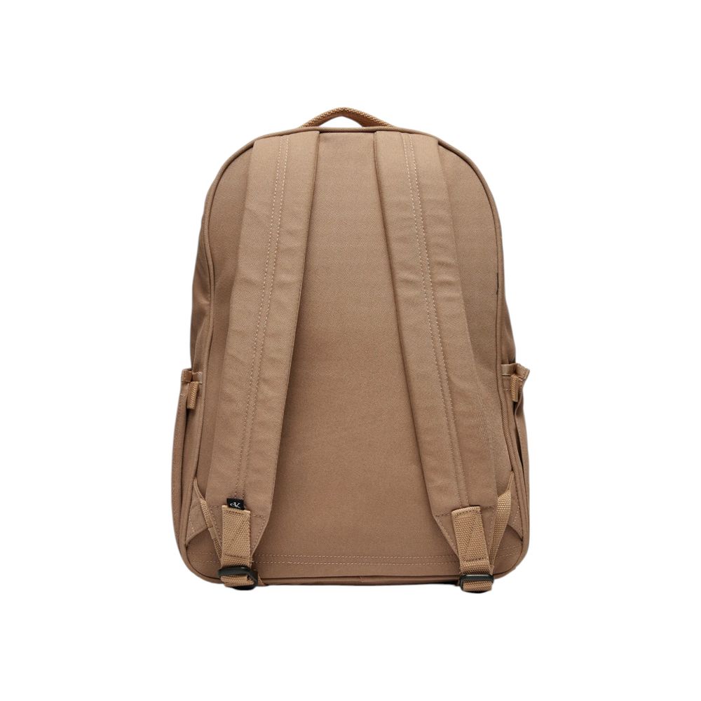Calvin Klein Jeans Beigefarbener Rucksack aus recyceltem Polyester