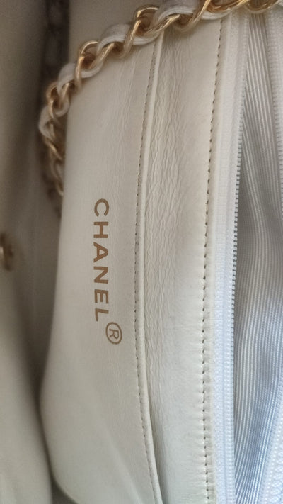 Chanel Weiß Medium Klassisch DIANA Umhängetasche Vergoldetes Portemonnaie