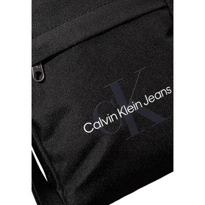Calvin Klein Jeans Schwarze Messenger-Tasche aus recyceltem Polyester