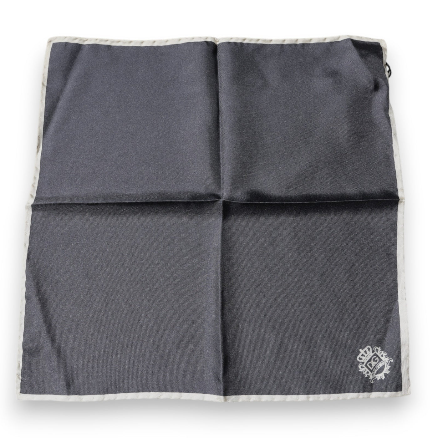 Dolce & Gabbana Graues Crown Logo Quadratisches Taschentuch Halstuch
