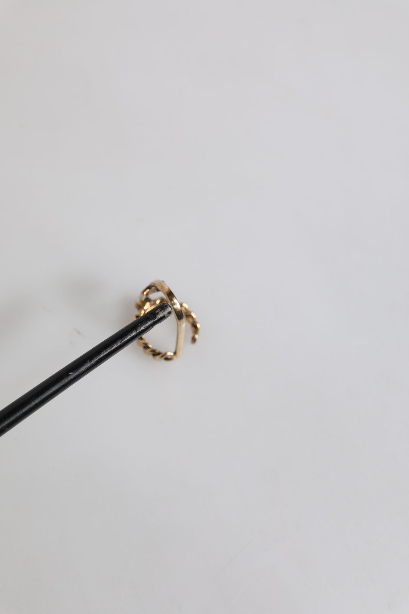 Dolce & Gabbana Gold-Ton graviert Logo klare Kristalle einstellbar Ring
