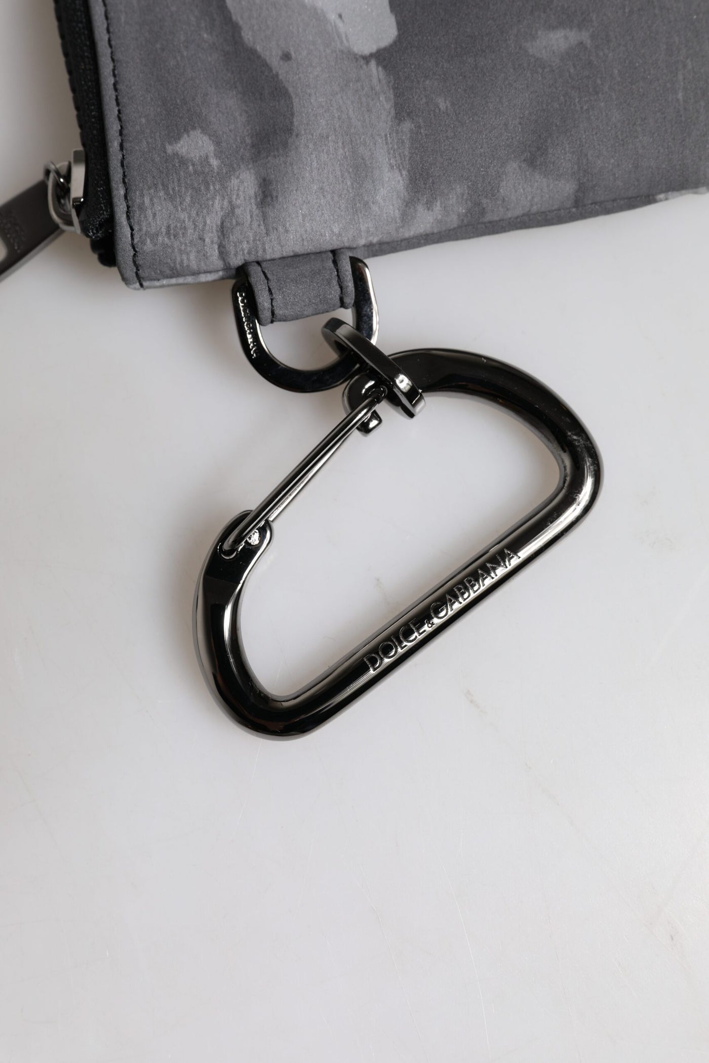 Dolce & Gabbana Schwarz Grau Camouflage Logo Plaque Schlüsselanhänger Tasche