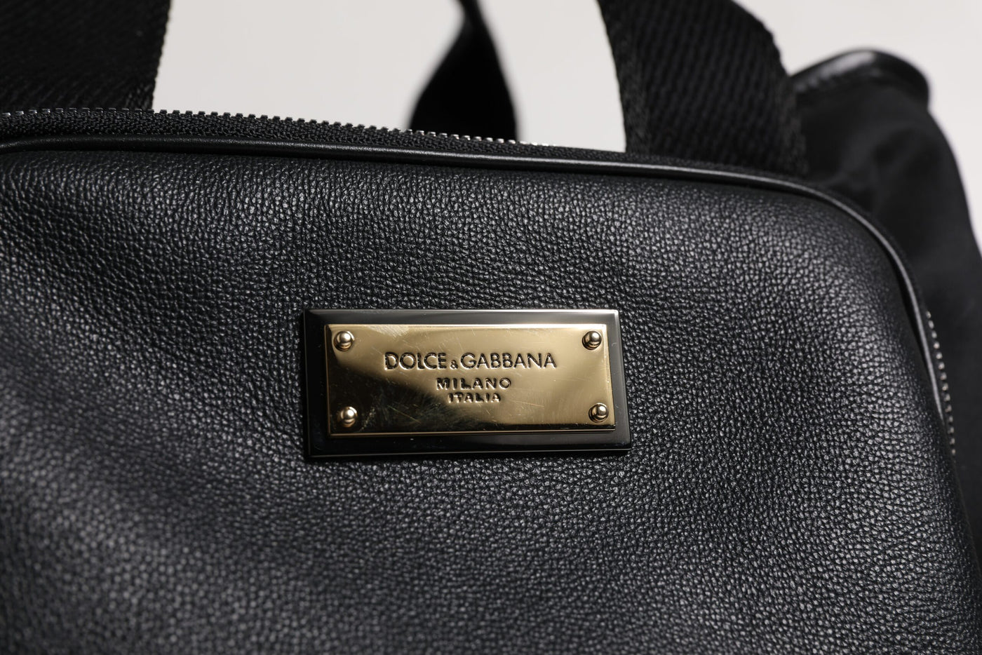 Dolce & Gabbana Schwarzer Schultergurt Pet Carry Logo Plaque Tasche