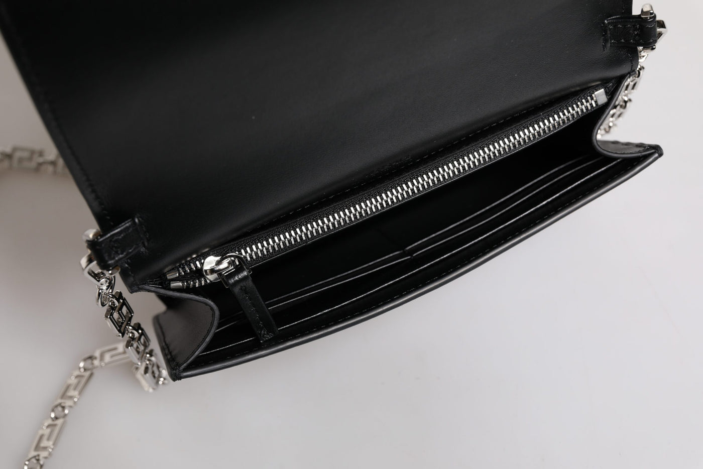 Versace Schwarze Kalbsleder-Kettenriemen-Schulter-Crossbody-Tasche