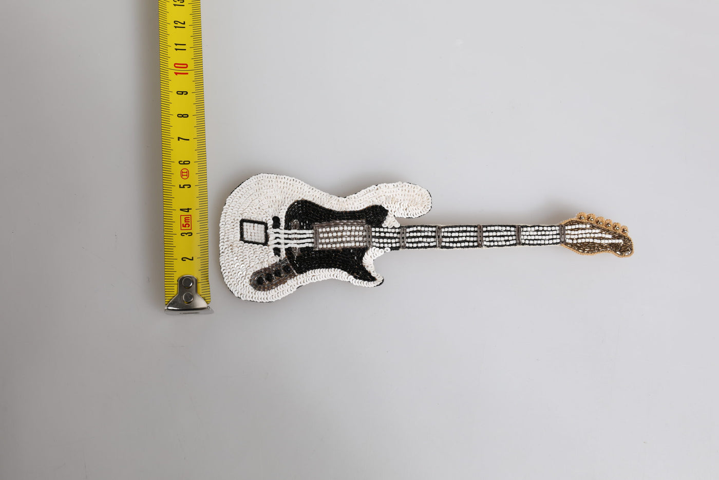 Dolce & Gabbana Gold Messing Logo Perlen Gitarre Pin Brosche