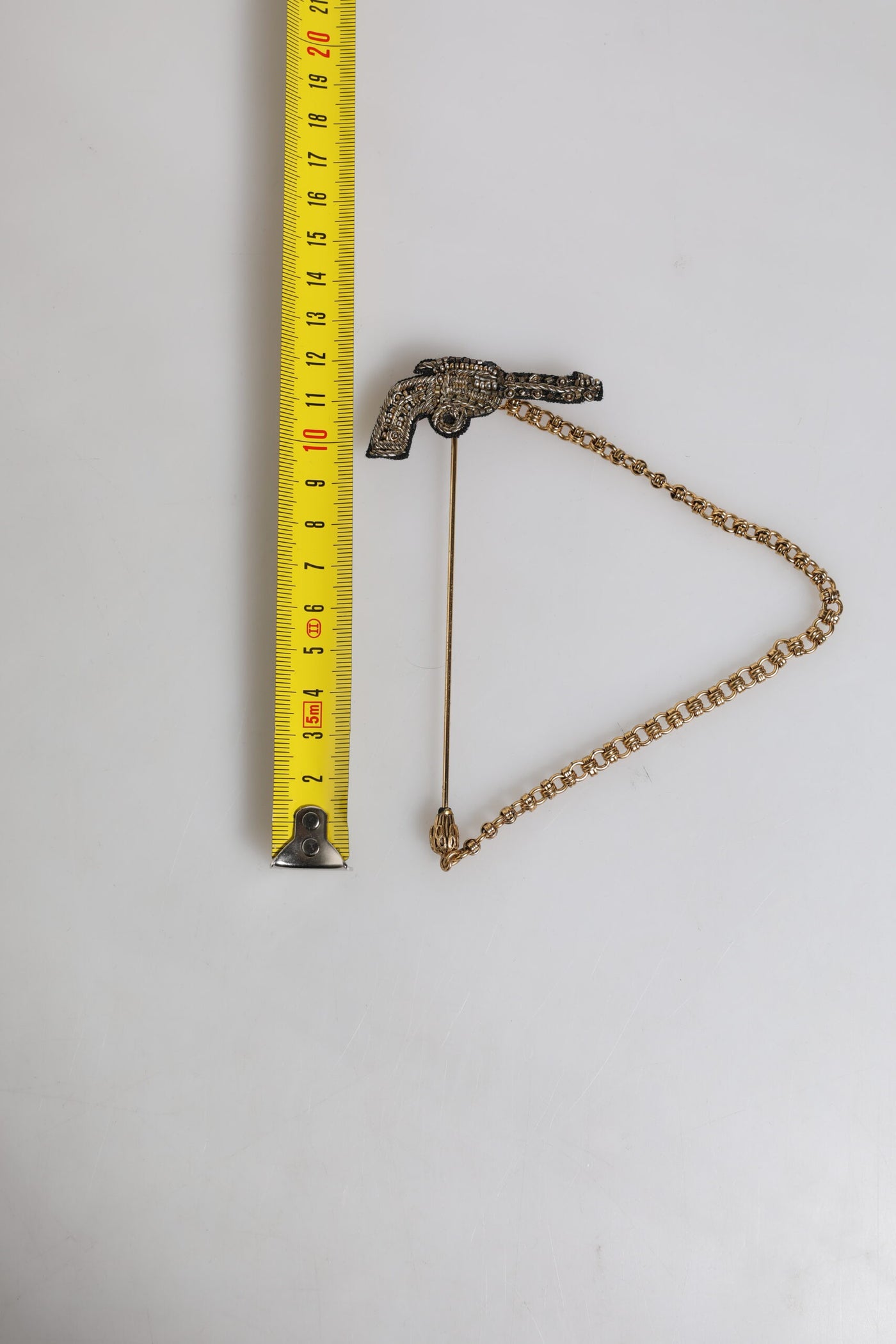Dolce & Gabbana Schwarz Gold Messing Kupfer Revolver Brosche Anstecknadel