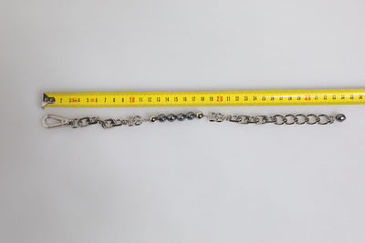Dolce & Gabbana Silberfarbene Kette Karabinerverschluss Logo Graue Perlen Armband