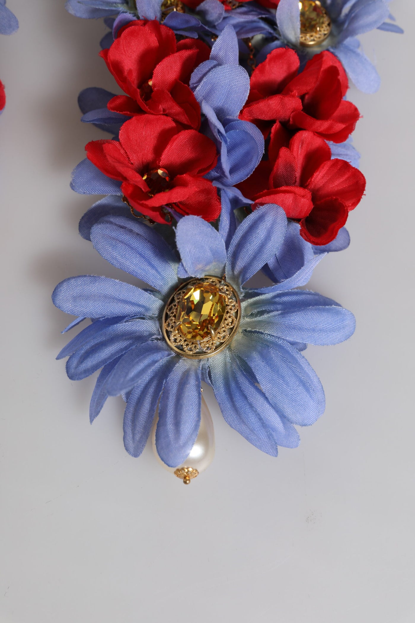 Dolce & Gabbana Gold-Ton Messing Blumen Kristall Clip auf baumelnden Ohrringe
