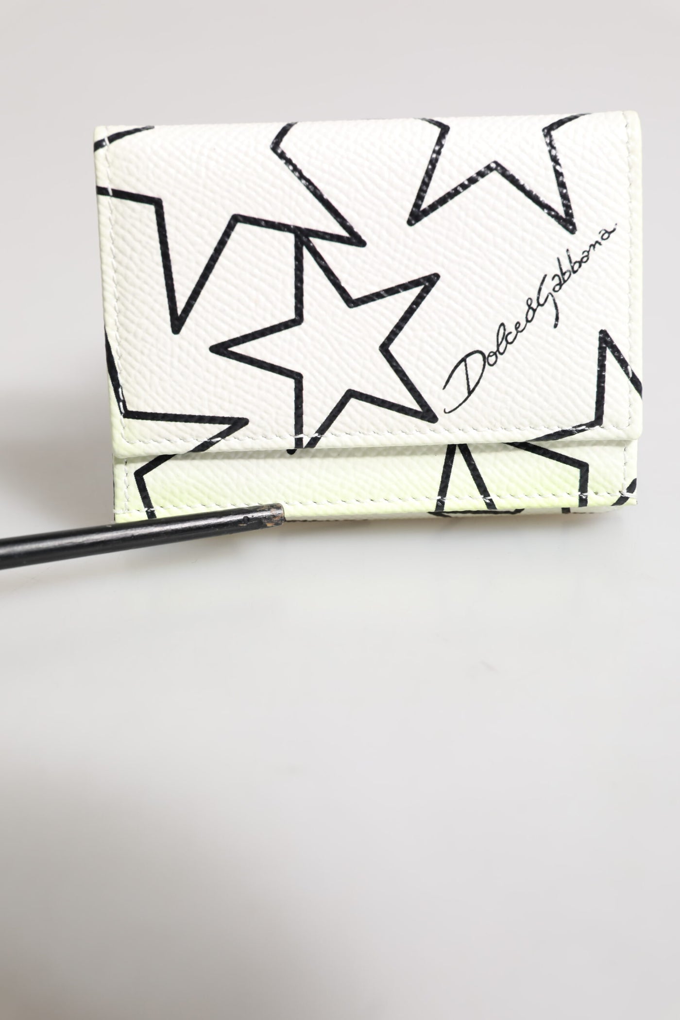 Dolce & Gabbana Weißes Leder Trifold DG Star Print Karteninhaber Brieftasche