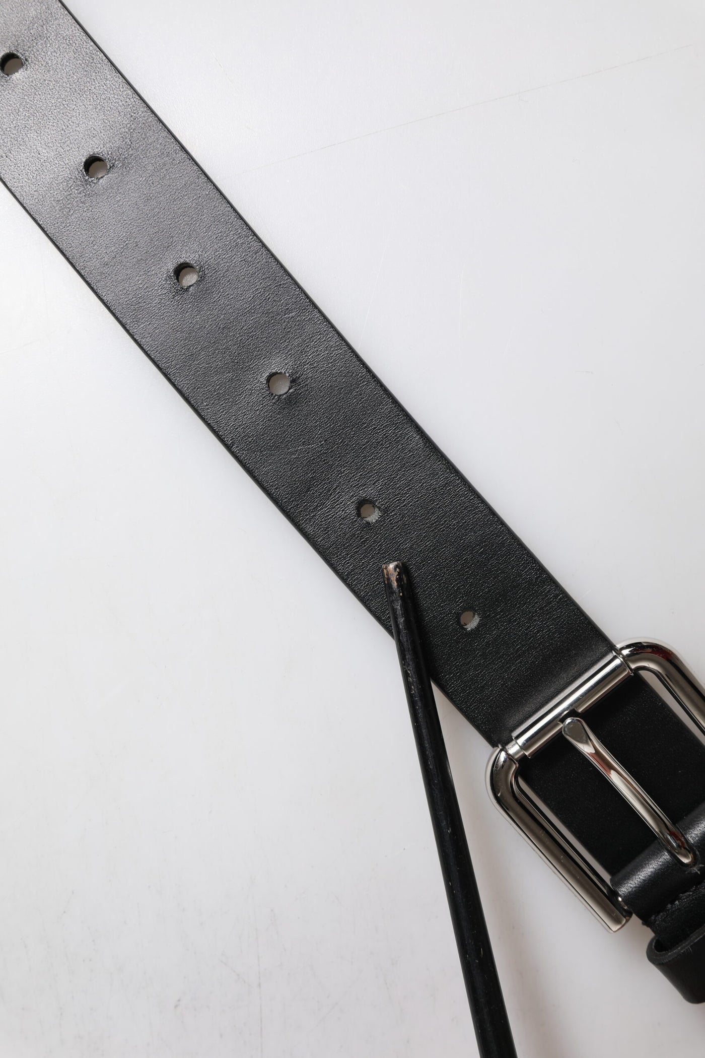 Dolce & Gabbana Schwarzer Leder-Gürtel mit klassischer Metall-Logo-Schnalle