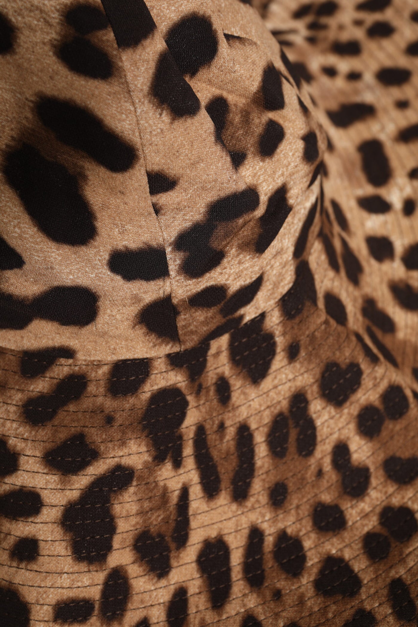 Dolce & Gabbana Brauner Leopard Viskose Frauen Eimer Hut
