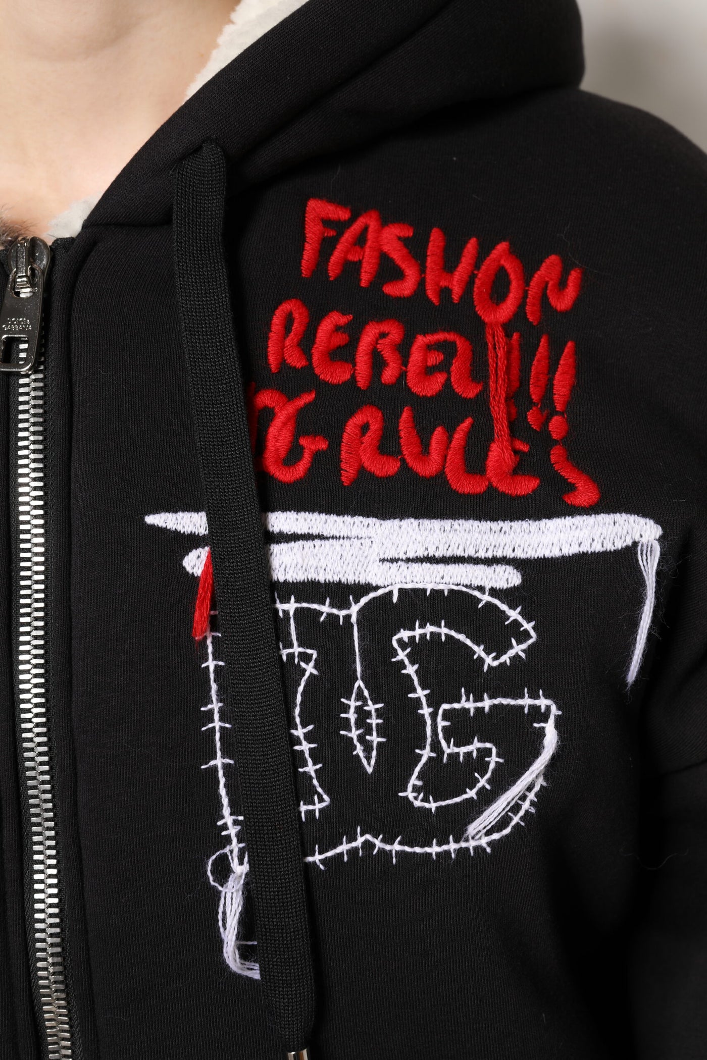 Dolce & Gabbana Schwarze bestickte Jacke mit Kapuze und Reißverschluss