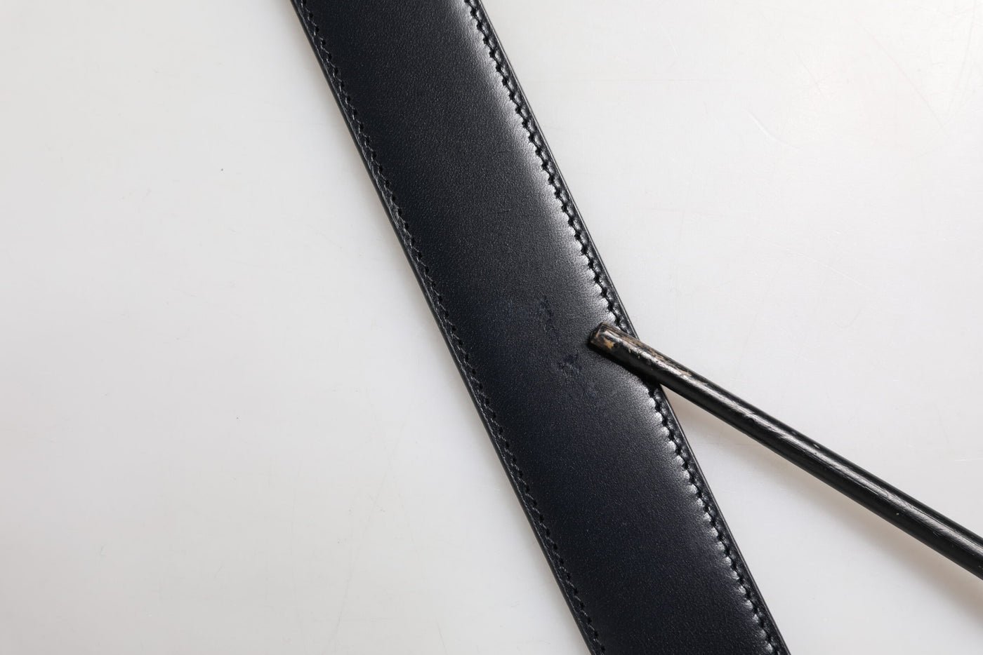 Dolce & Gabbana Schwarzblauer Ledergürtel mit goldener Schnalle Reversible Belt