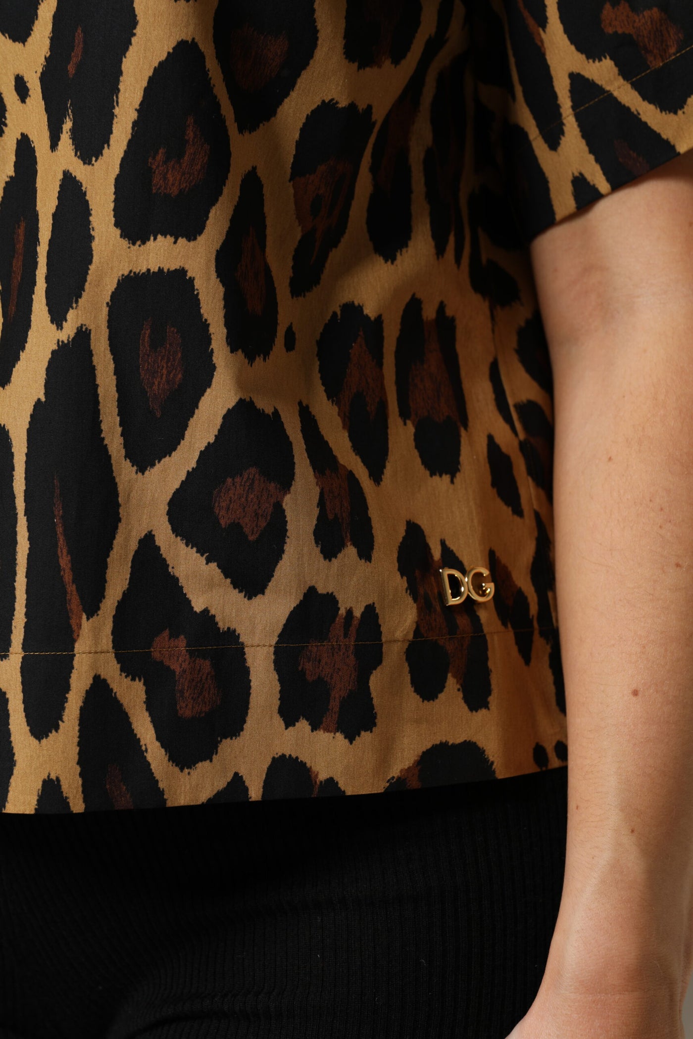 Dolce & Gabbana Braunes Leopard Kurzarm-Poloshirt mit Kragen