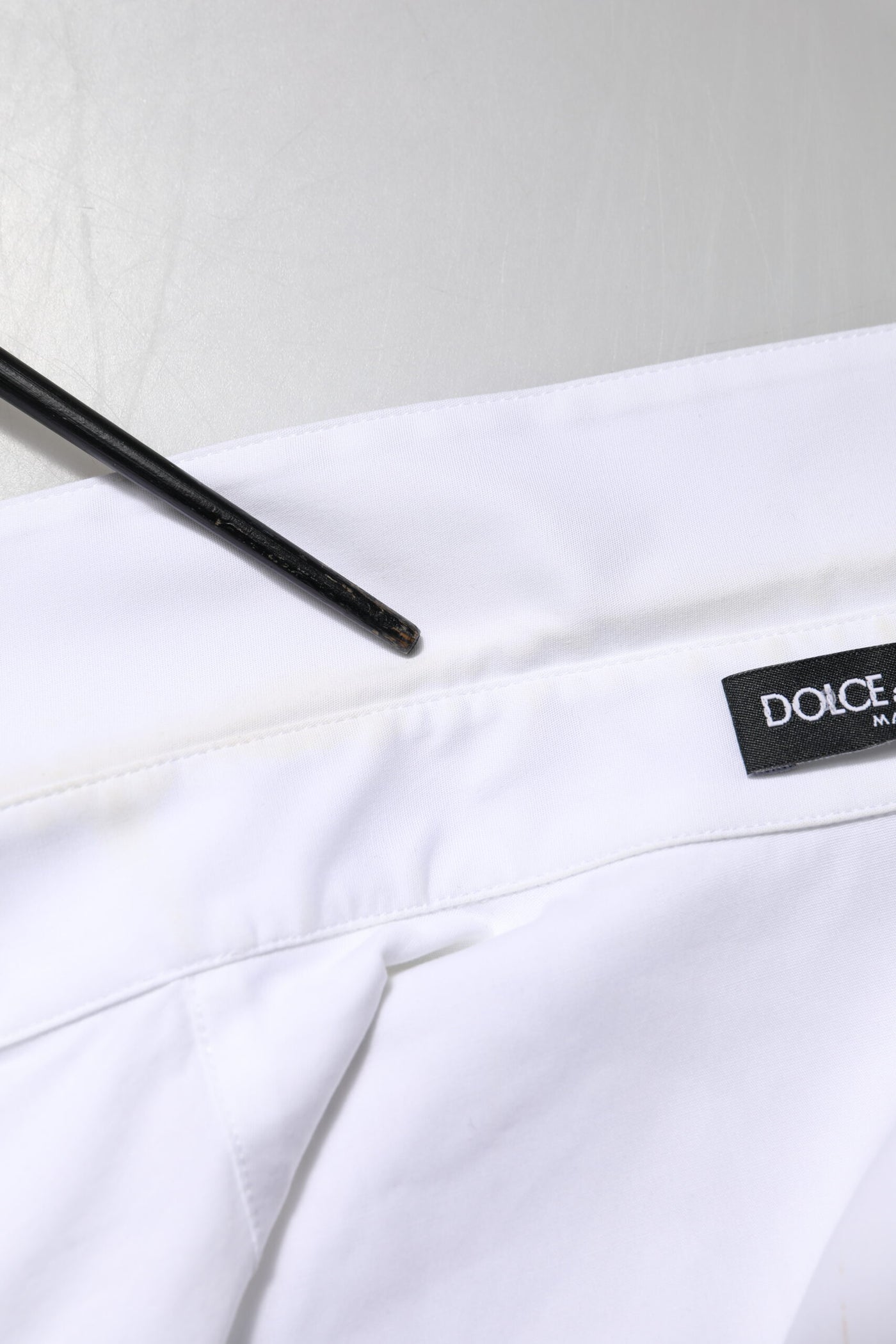 Dolce & Gabbana Weißes Blusenoberteil mit langen Ärmeln und Kragen aus Baumwolle