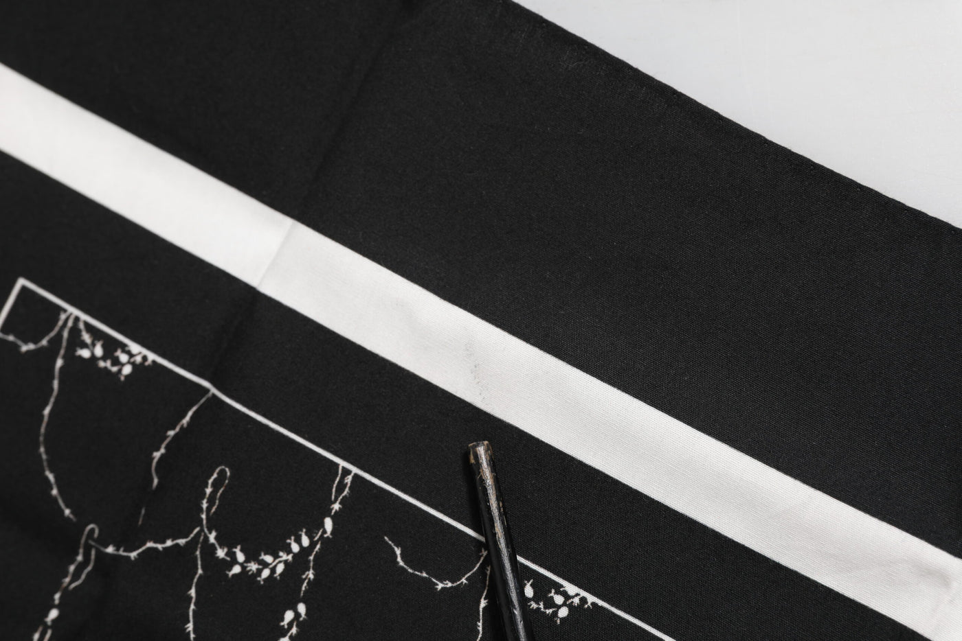 Dolce & Gabbana Schwarzer weißer bedruckter Foulardschal