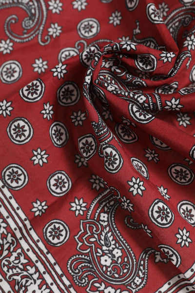 Dolce & Gabbana Roter geblümter quadratischer Foulardschal aus Baumwolle