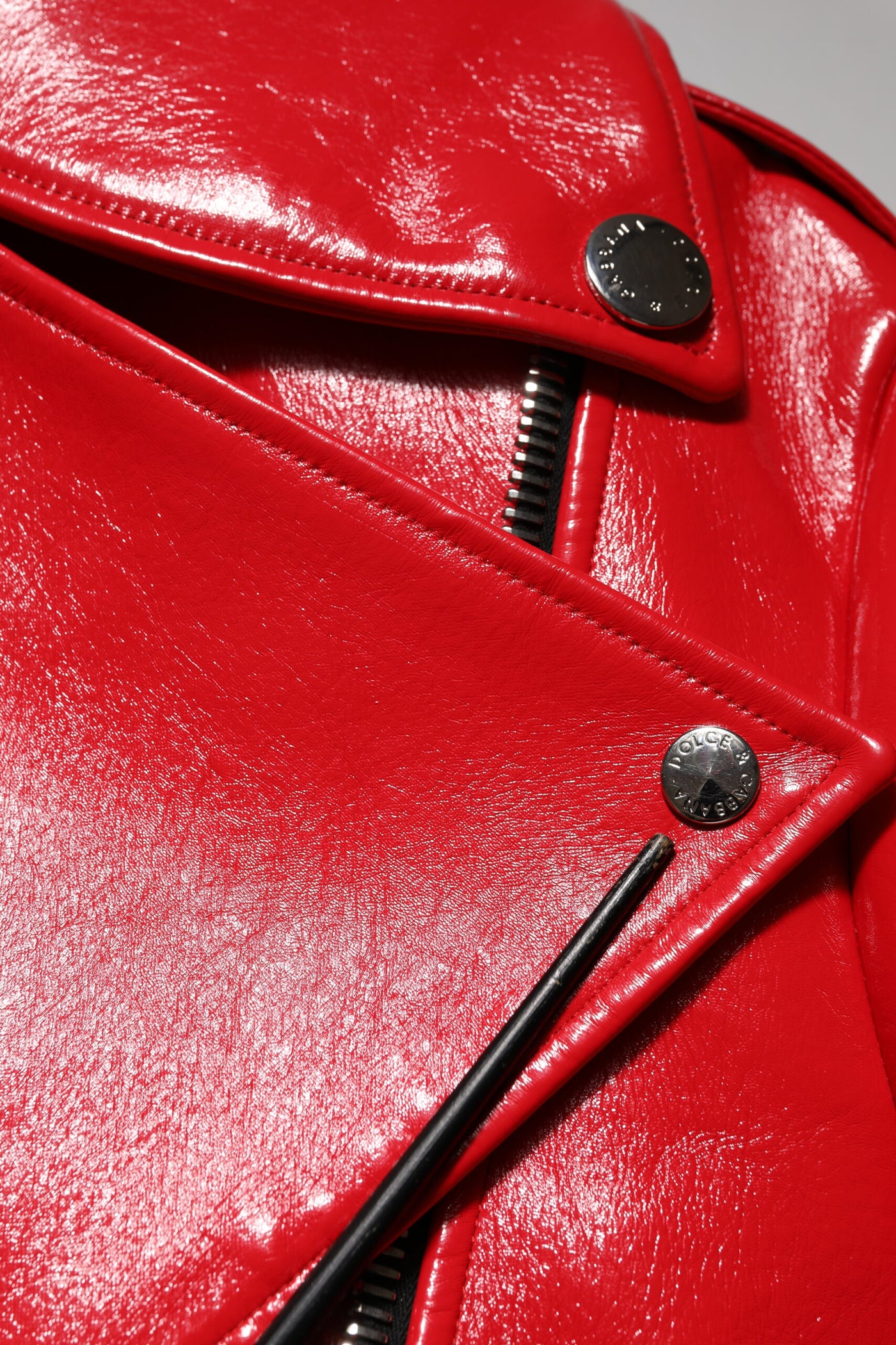 Dolce & Gabbana Rote Lammfelljacke mit Reißverschluss