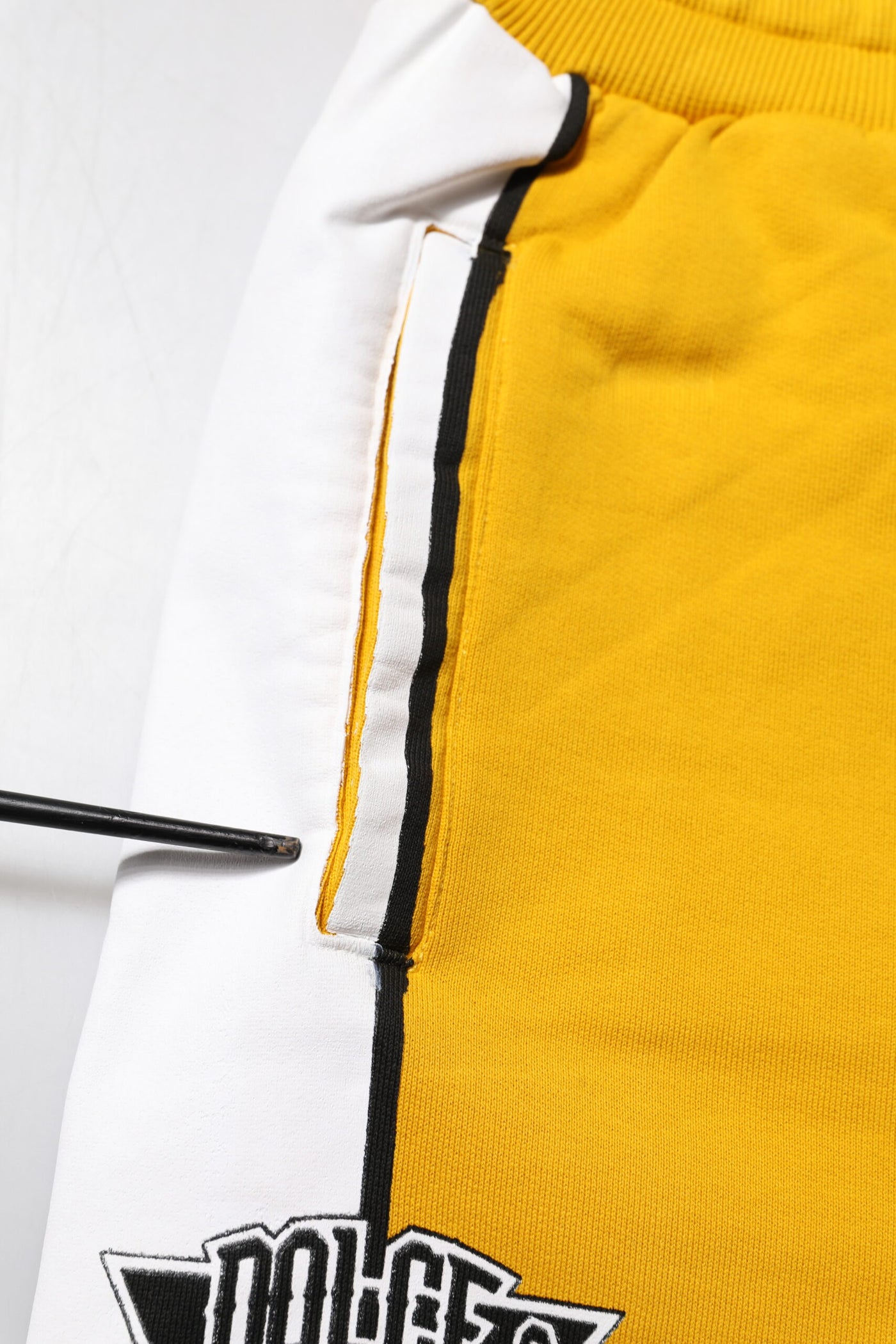 Dolce & Gabbana Gelbe Baumwoll-Sweatpant-Jogger-Hose