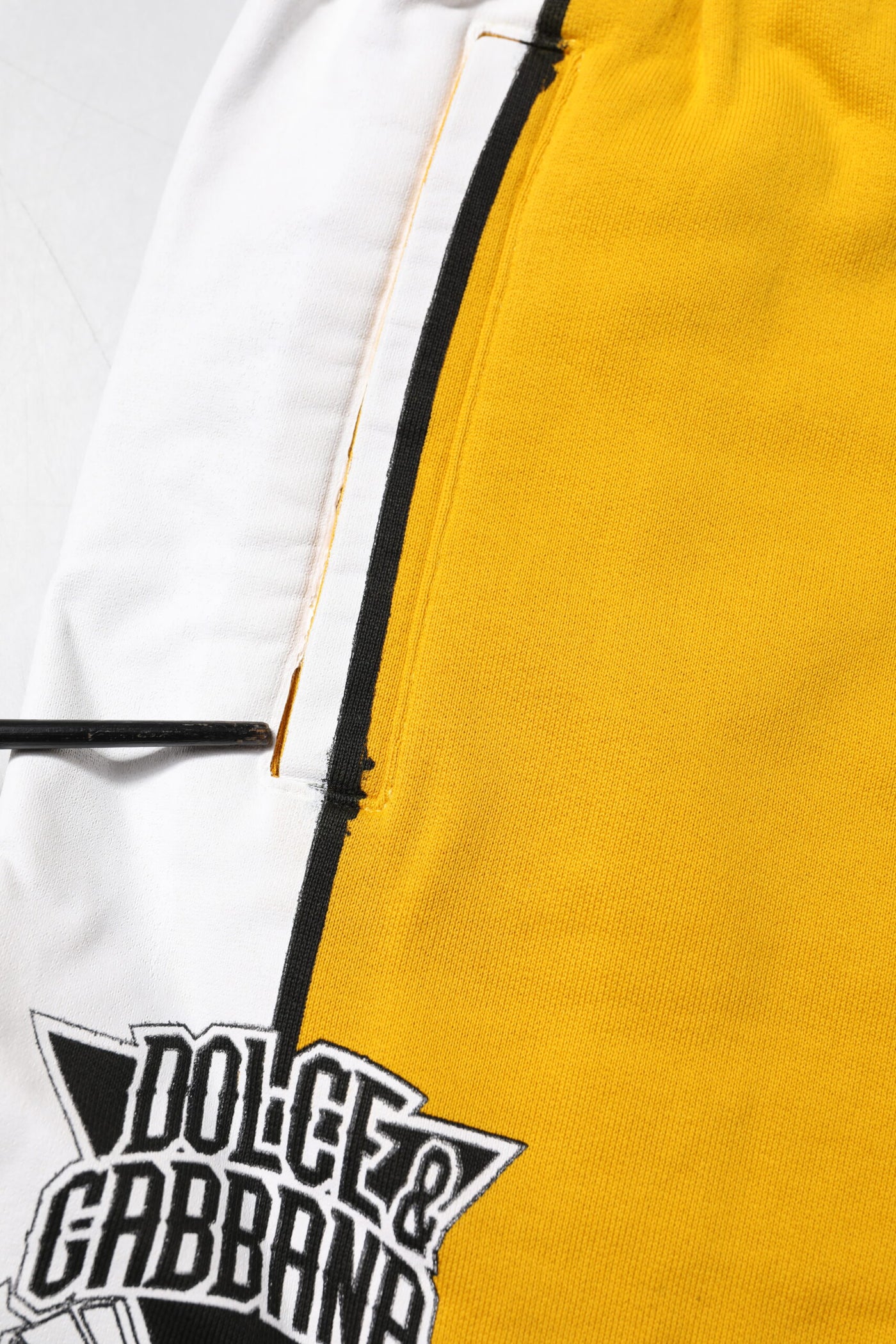 Dolce & Gabbana Gelbe Baumwoll-Sweatpants Jogger-Hose