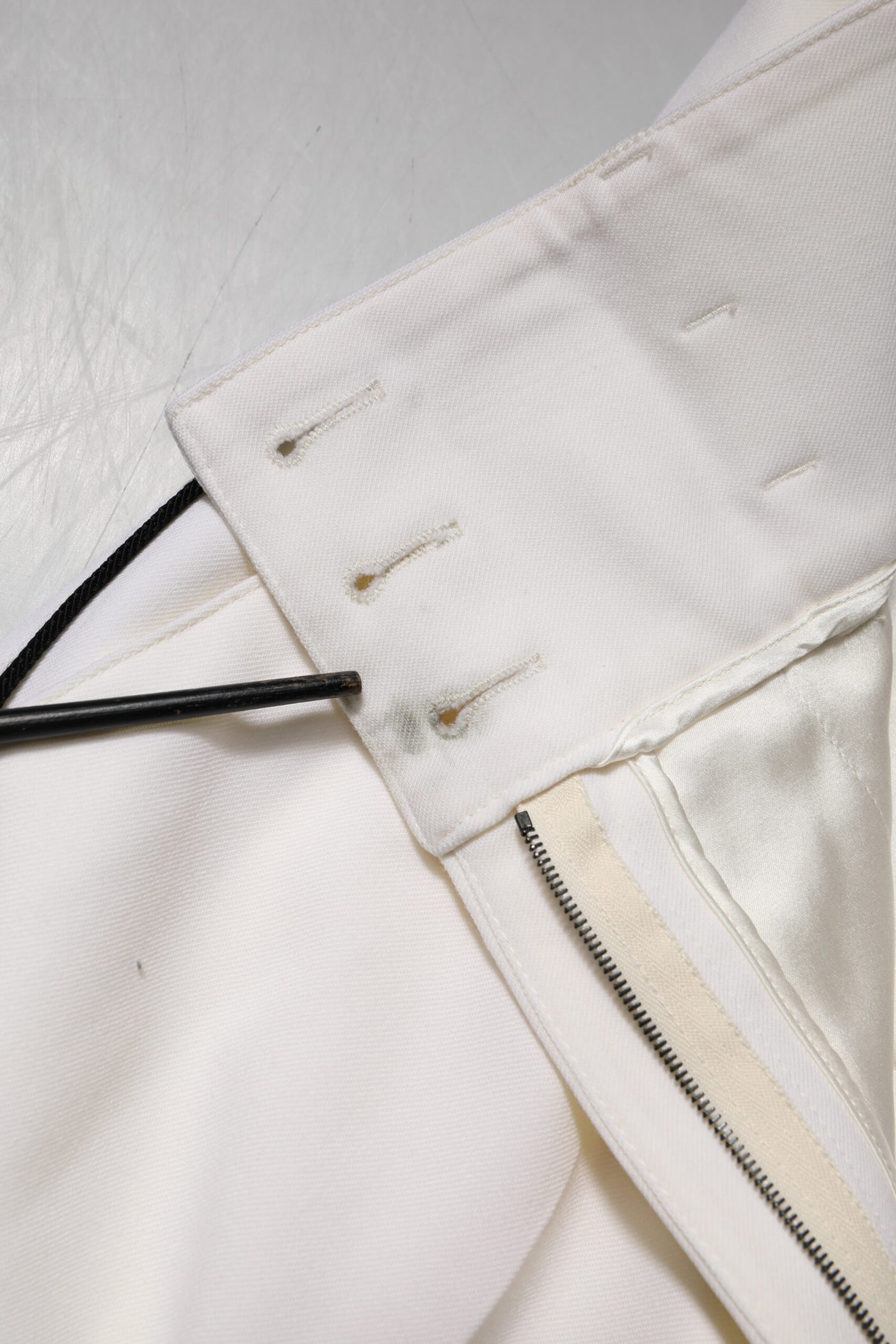 Dolce & Gabbana Weiße taillierte Hose aus Wolle mit hoher Taille