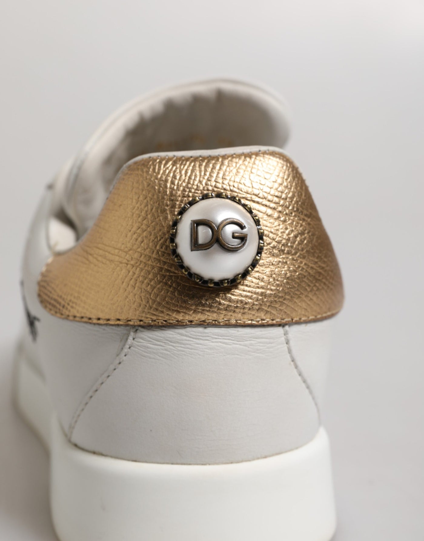 Dolce & Gabbana Weiß Gold Leder Low Top Sneakers Schuhe