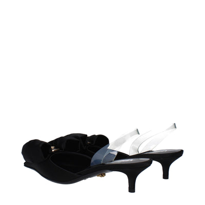Versace Flache Sandalen aus schwarzem Satin
